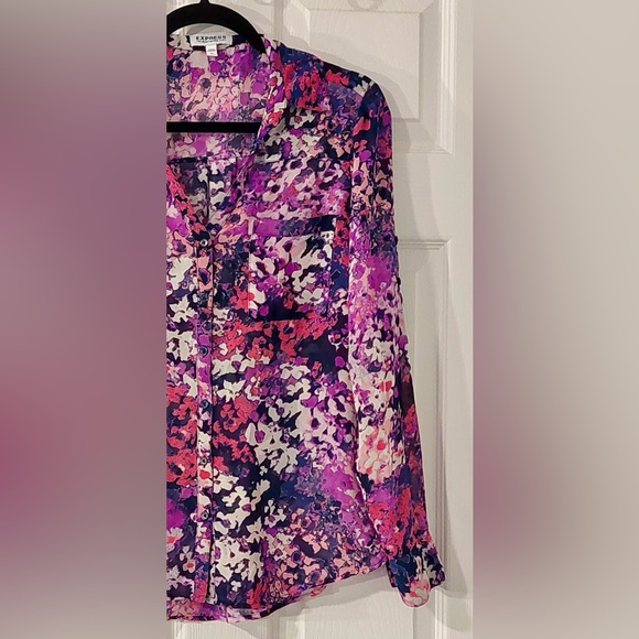 Express The Portfolio Shirt - Picture 6 of 6